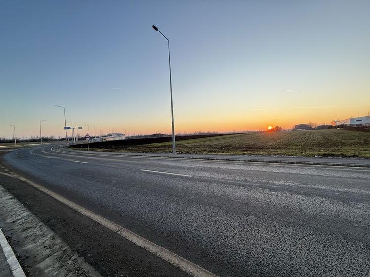 Teren 5000 mp Branesti deschidere 2 drumuri utilitati langa DN3 & A2 - 4