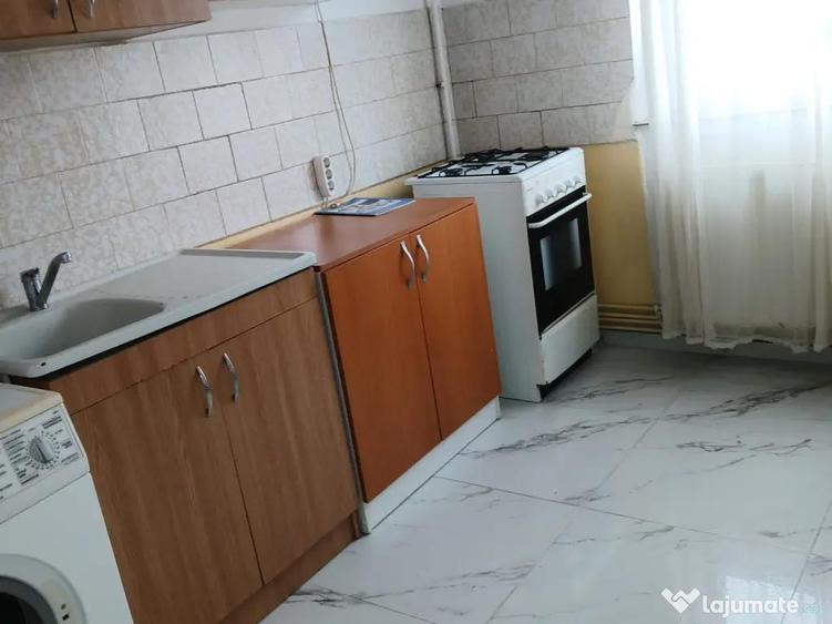 Inchiriez garsoniera str. Semaforului - 4