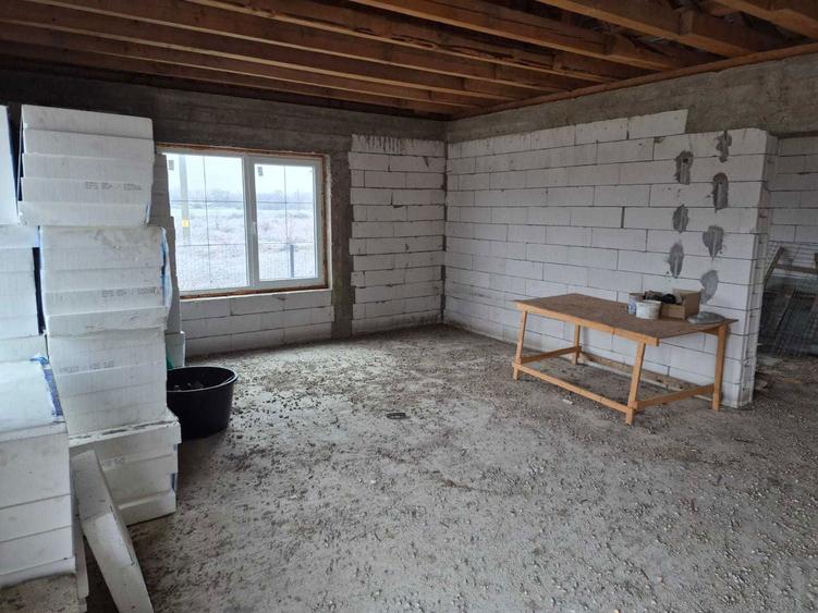 De vanzare casa cu 3 camere ,terasa de 25 metri patrati si gradina - 5