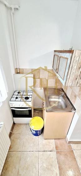 Oferim spre vanzare garsoniera,centrala proprie,zona Girocului, str. Salcamilor - 13