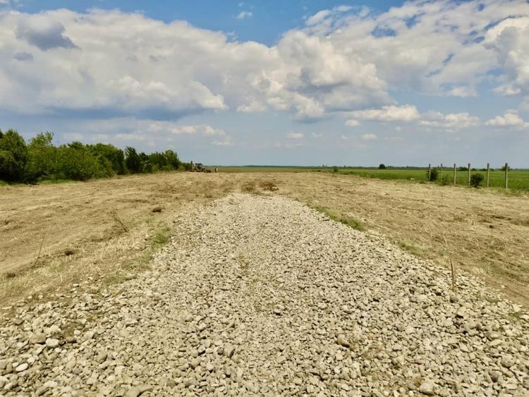 Teren in Butimanu cu Deschidere la Lac-Jud. Dambovita - 5