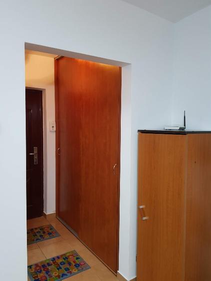 Particular ofer spre inchiriere garsoniera zona Titan, Potcoava - 10