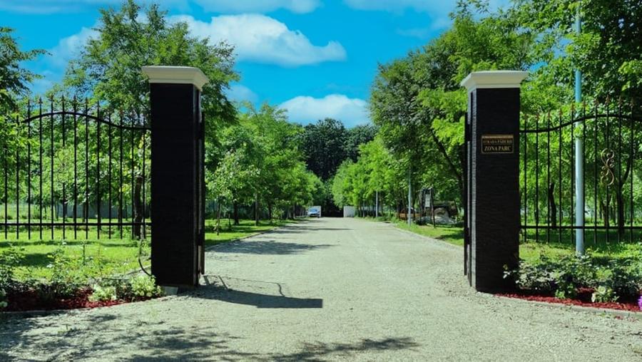 Ilfov, teren premium la Codrii Vlasiei comunitate privata vecini milionari - 9