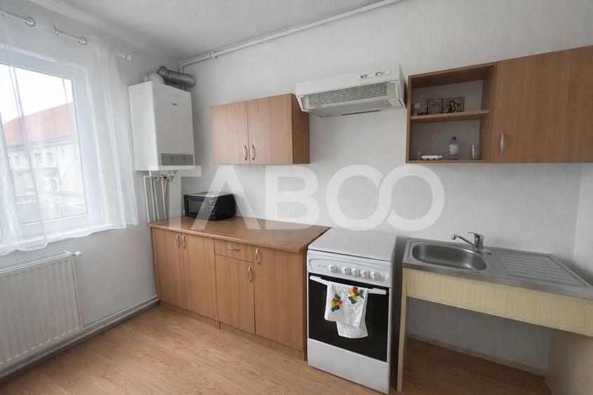 Garsoniera decomandata de vanzare in Terezian etajul 1 - 2