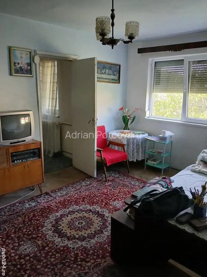 Vand apartament cu 2 camere