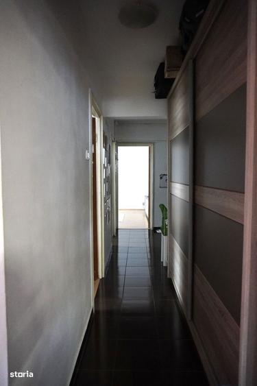 Apartament cu 4 camere ?i 1 loc de parcare - 8