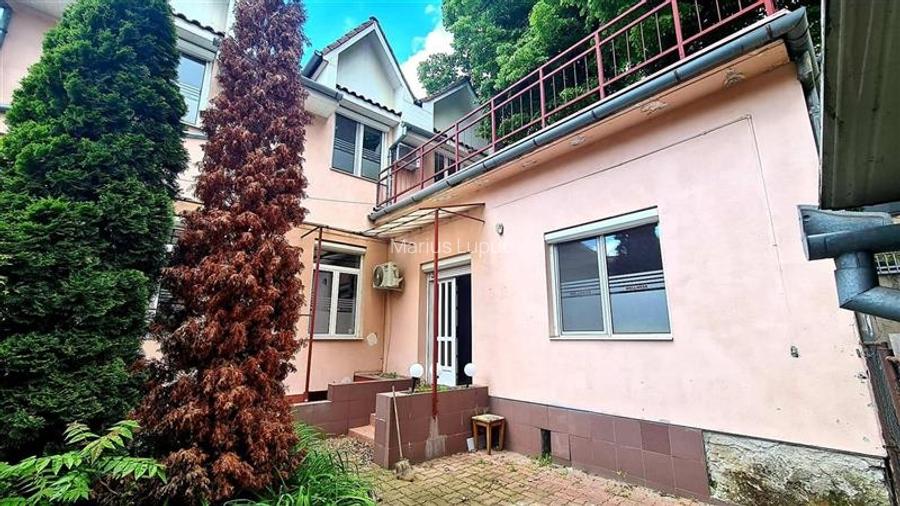 Casa P+E,  4 camere, 2 bai, Central  Maria