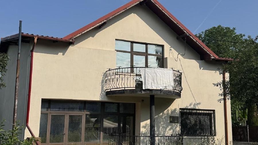 Casă individuală cu 5 camere cu Teren 272 Mp în Telega