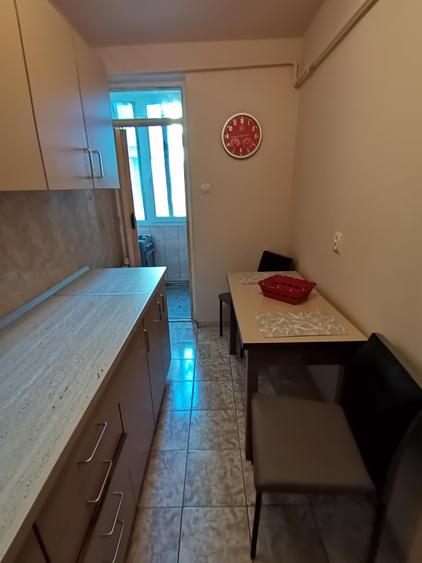 INCHIRIEZ apartament 2 camere decomandat,zona Strand - 6