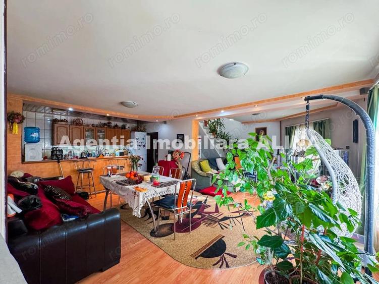 Casa 5 camere D+P+Mansarda si teren 329mp in Deva, zona Ceangai, Jud. HD. - 1