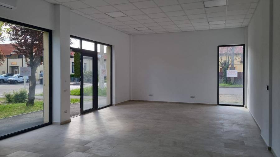Spatiu comercial de inchiriat pretabil pentru multiple destinatii : salon de inf - 8