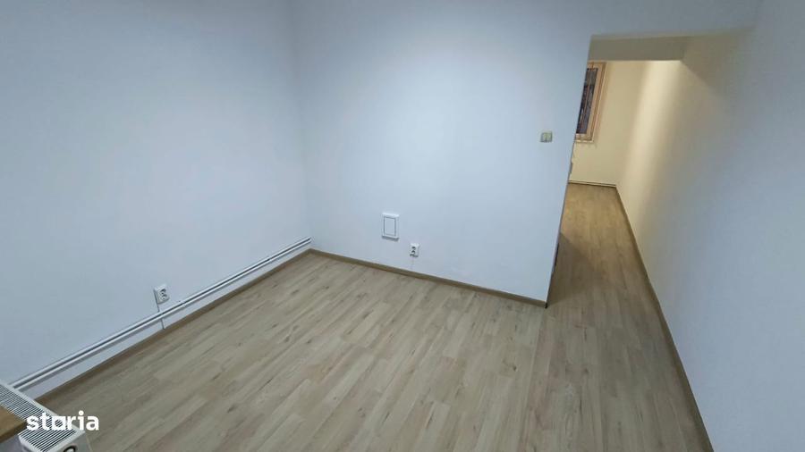 Spatiu comercial central, 40 mp, vitrina, acces din strada, salon - 2