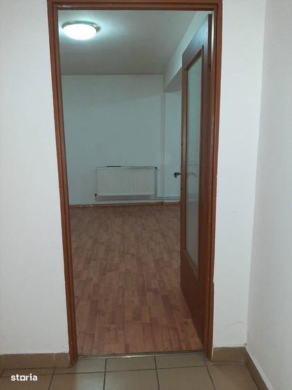 Spa?iu comercial, zona 9 Mai - 2