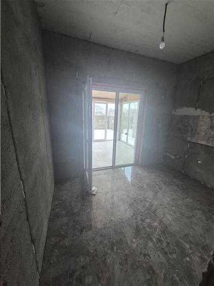 Duplex pe parter - 3 dormitoare - zona foarte buna - posibilitate alegere finisa - 6