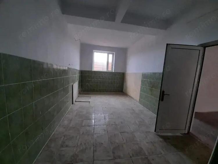 CLADIRE COMERCIALA SUB 300 EURO MP UTIL - 3