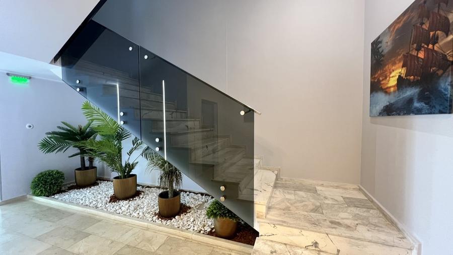 Apartament cu 3 camere si 2 locuri de parcare in Mamaia frontal la MARE - 18