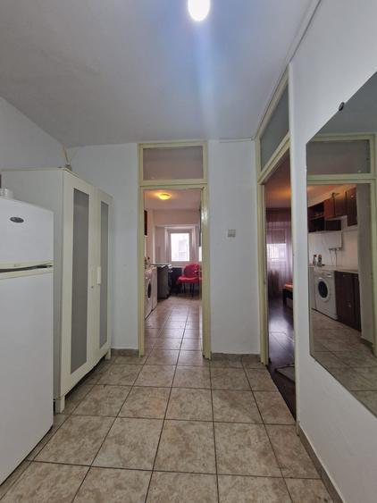 Nerva Traian - Mircea Voda - Garsoniera spatioasa - et 4 - vedere fata - 40 mp - 8