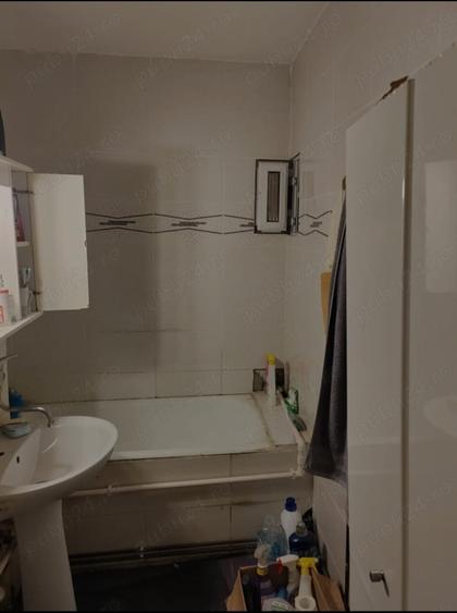 Zona Timocului-Piata Badea Cirtan...1 Camera..decomandat - 4