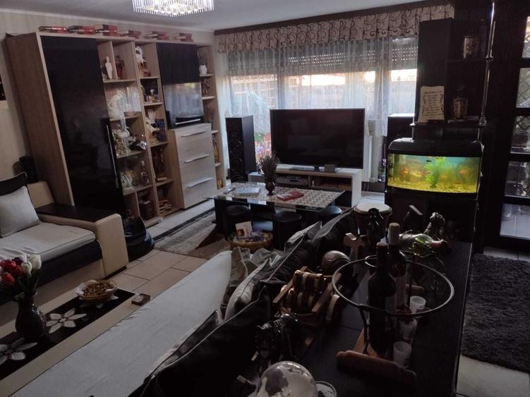 Vila de vanzare Cartier 23 August - 8