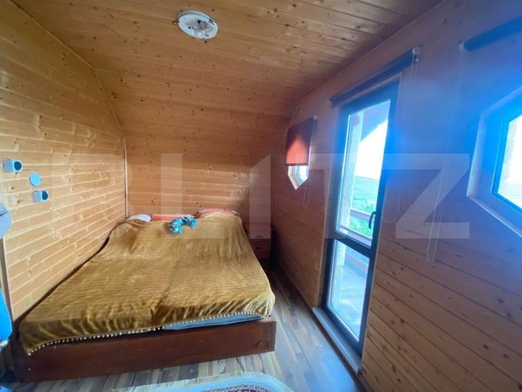 Casuta cocheta cu panorama superba asupra satului Campenesti si a lacurilor - 9