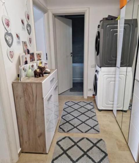 Apartament 2 camere, decomandat - zona Tractorul. - 3