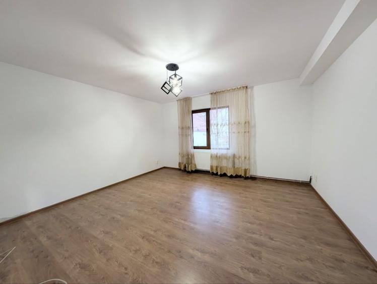 Casa nemobilata de inchiriat in Malu Rosu -ideala pentru locuit sau afacere - 12