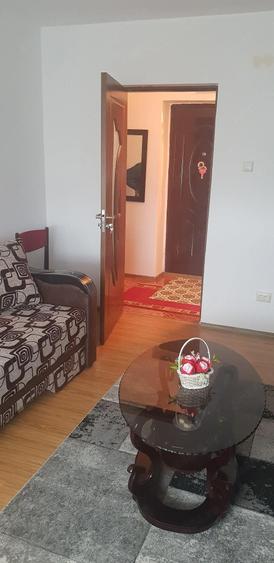 Vand apartament cu 4 camere - 1