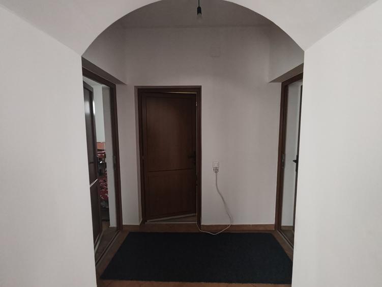 Casa 4 camere libera la vanzare GHIMBAV - zona Garii - 11