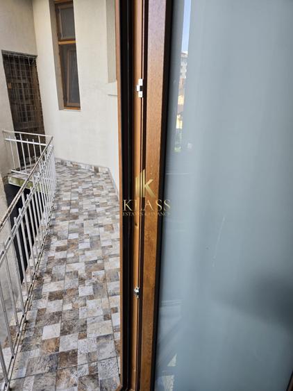 Apartament cu 3 camere decomandat, mobilat în Dacia