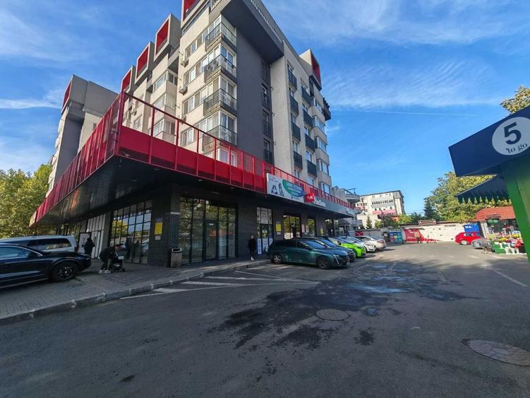 Spațiu comercial, de 48 mp, în Sud