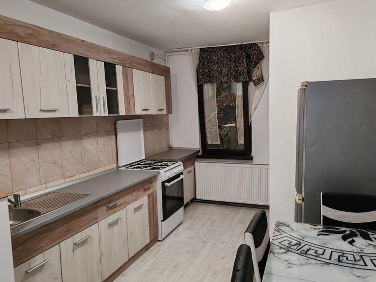 Apartament 3 camere, de inchiriat - 2