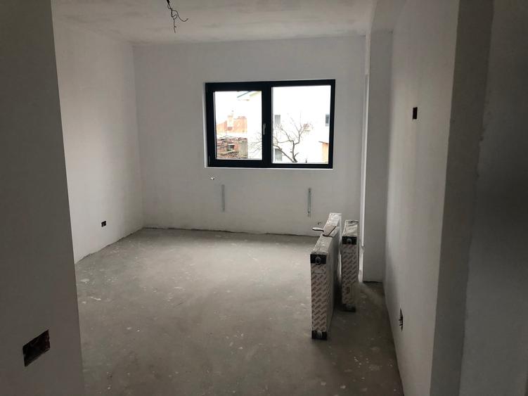 Proiect nou pozitie foarte buna. P+1+M. 5 cam - 10