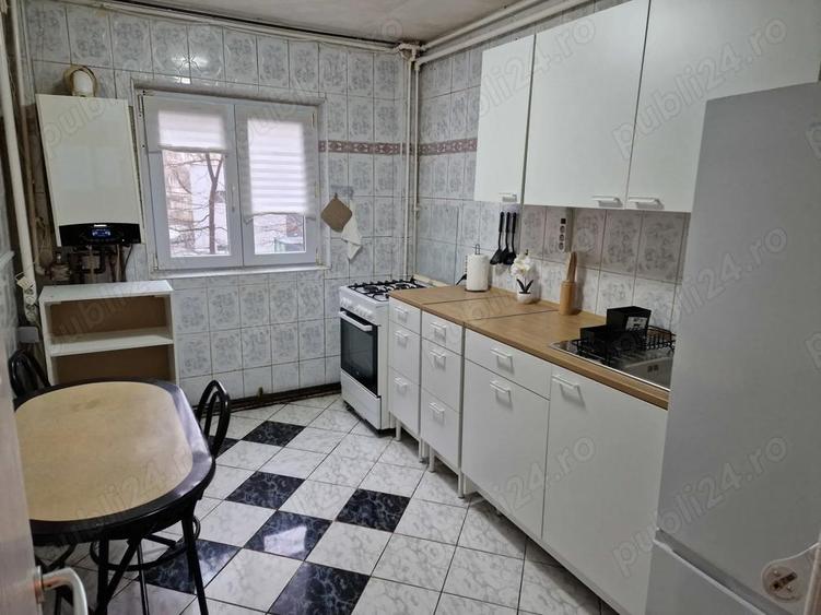 Inchiriere apartament 3 camere - 2