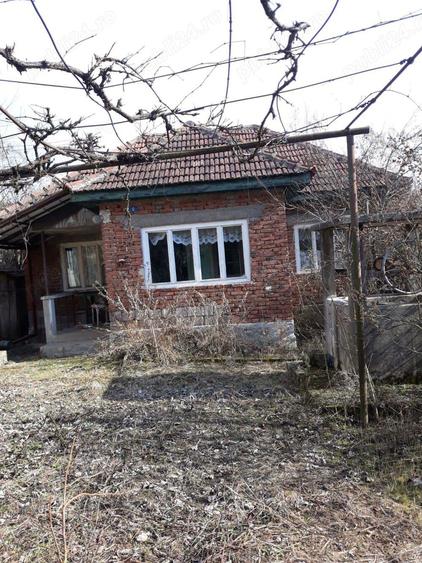 Casa + anexe + teren 4.4hectare (arabil, fine?e si padure) in Valioara - 2