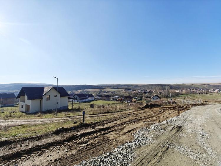 COMISION 0% Teren intravilan/400mp/utilitati/Slimnic - Cartierul Tineretului - 7