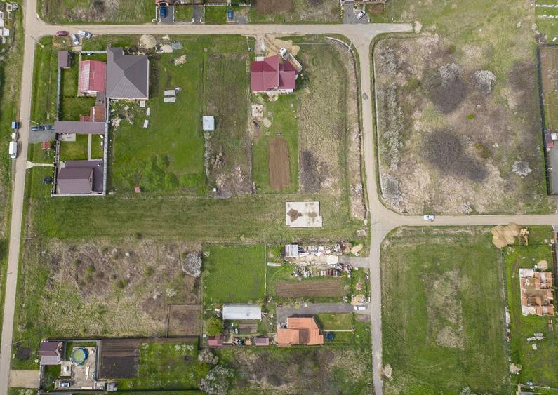 Teren intravilan cu funda?ie in Frumuseni - 9