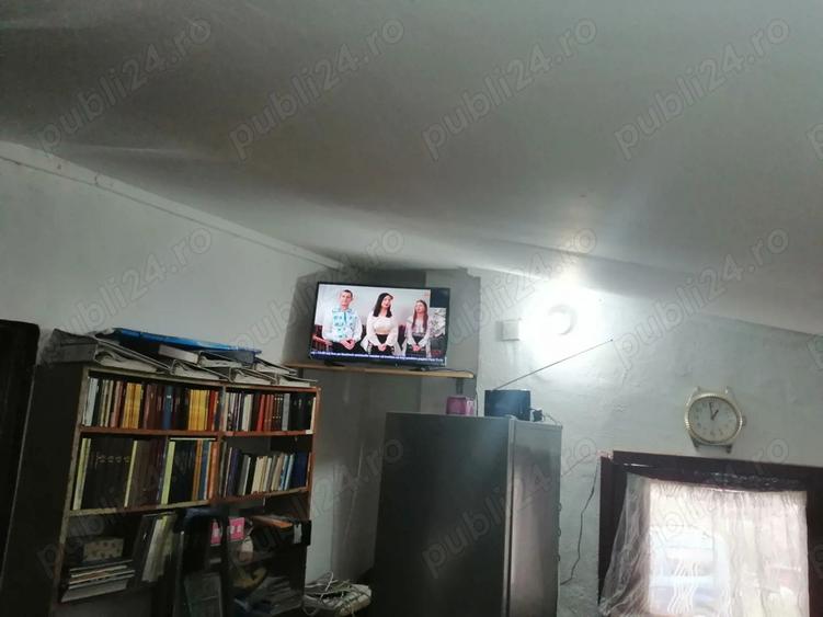 Casa renovata situata pe E81 ideala pentru o familie tanara ,familie seniori sau casa de vacanta - 2