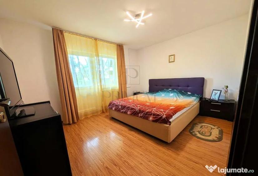 Apartament cu 4 camere decomandat în Steaua