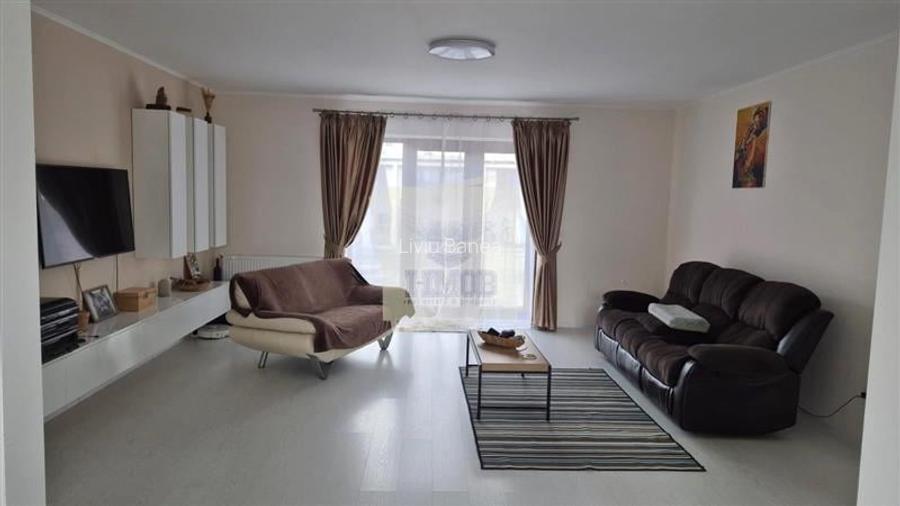 Casa cu 4 camere 2 bai si 396 mp teren in zona Calea Cisnadiei