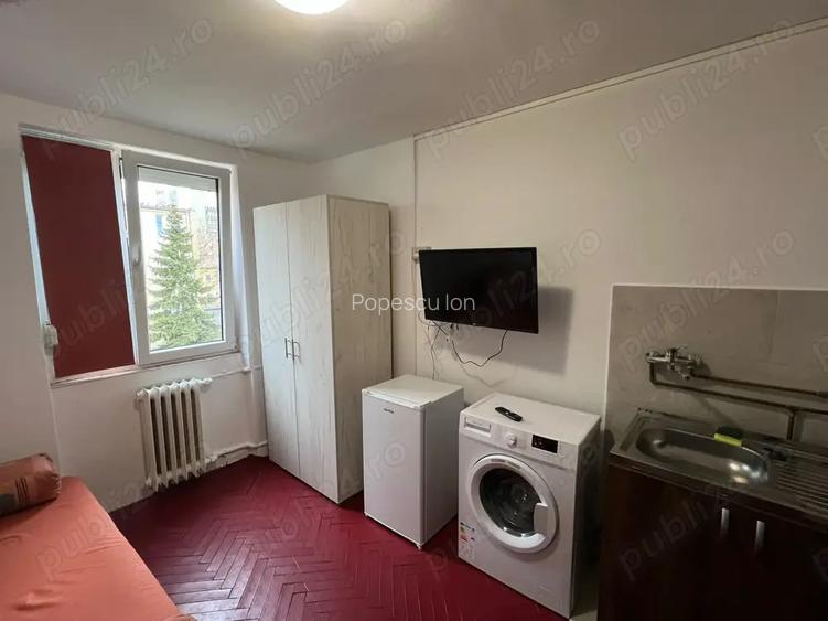 Proprietar, vand garsoniera zona Medicina