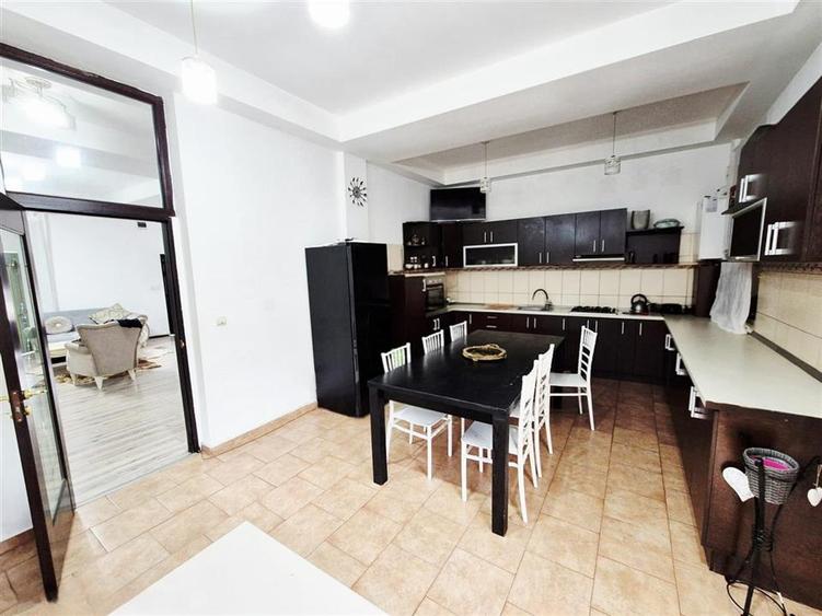 Casa tip duplex spatioasa cu garaj - 9