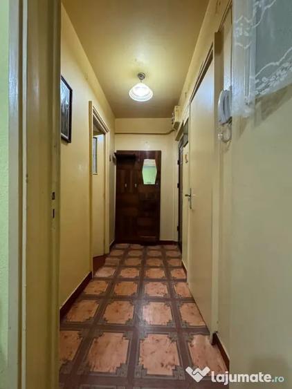 Apartament cu 2 camere semidecomandat în Calea Galați