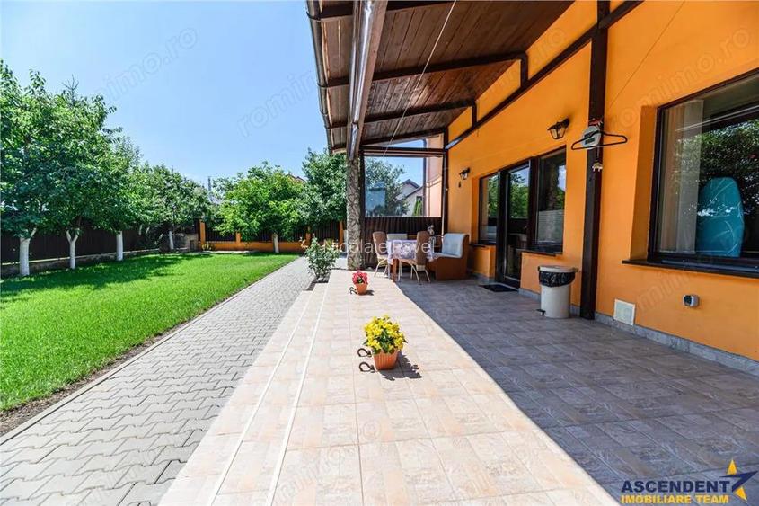 Vila luminoasa cu:terase,curte,gradina, livada, vedere munte,Harman,Brasov:FILM! Vila luminoasa cu:terase,curte,gradina, livada, vedere munte,Harman,Brasov:FILM!
