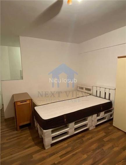 Garsoniera, Manastur