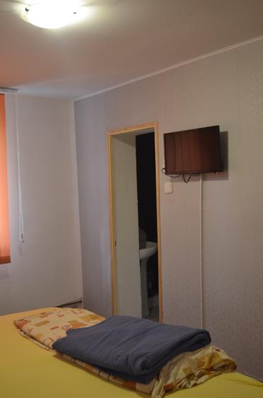 Inchiriere apartament cu trei camere in vila - 8