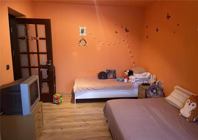 Apartament 4 camere , zona centrala - Inspectoratul Scolar , - 16