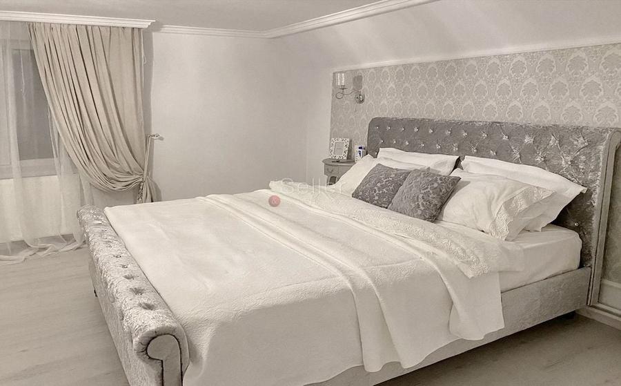 Proprietate compusa din 2 case - 14