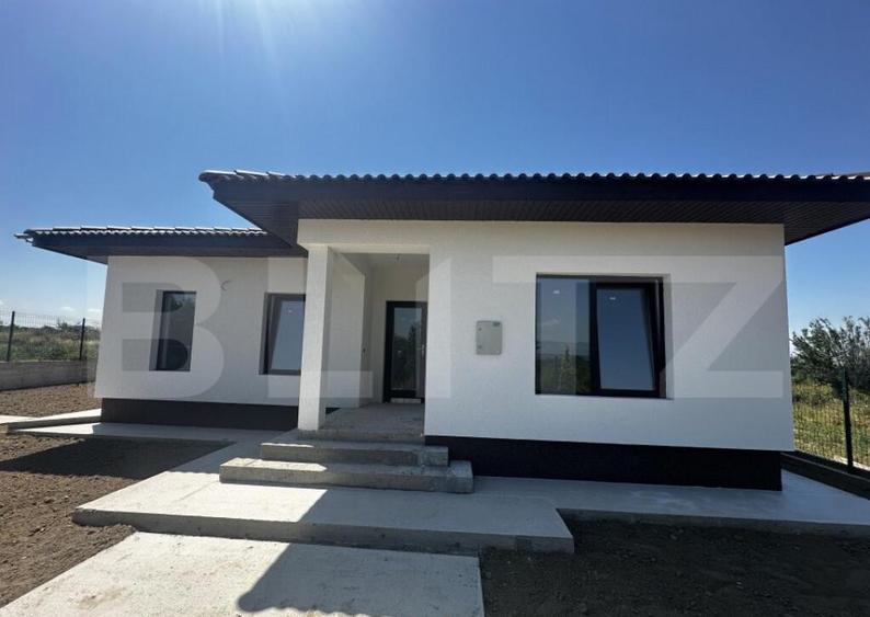 Casa plan parter, zona Narciselor 2 - 3