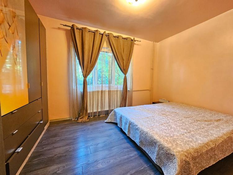 Proprietar, inchiriez apartament zona Soarelui - 5