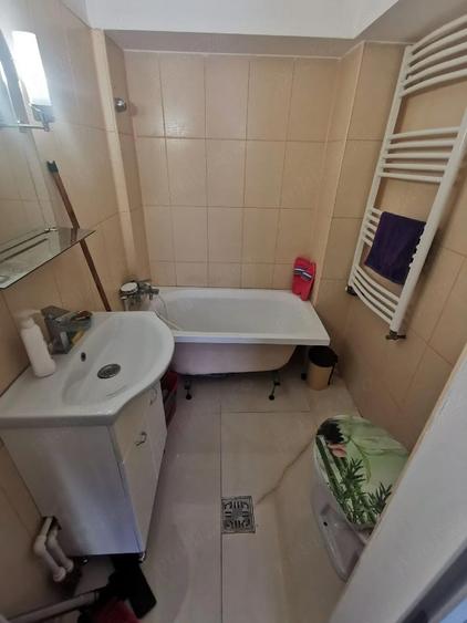 Vand casa 3 camere intr-o zona semicentrala, zona piata Anton. - 4